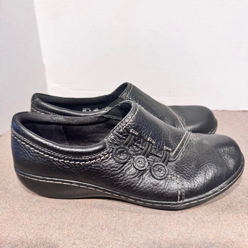 Clarks Collection’s Women’s Ashland Effie Black Slip-on Leather Loafer Size 7.5W